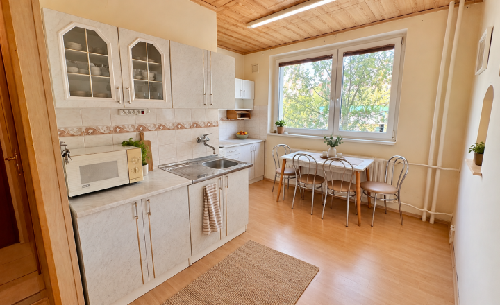 Znížená cena !! 3-IZBOVÝ BYT 69,22 m² V SKVELEJ LOKALITE POPRADU na predaj ! - fotografia 5