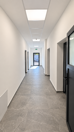 271 m² PRIESTOR PRE VAŠE PODNIKANIE | KOMPLETNE ZREKONŠTRUOVANÝ OBJEKT | PARKOVANIE | BILLBOARD - fotografia 5